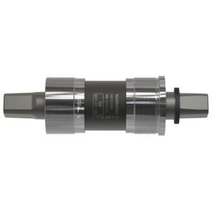 Keskiön asennus (nelikanttikeskiö)